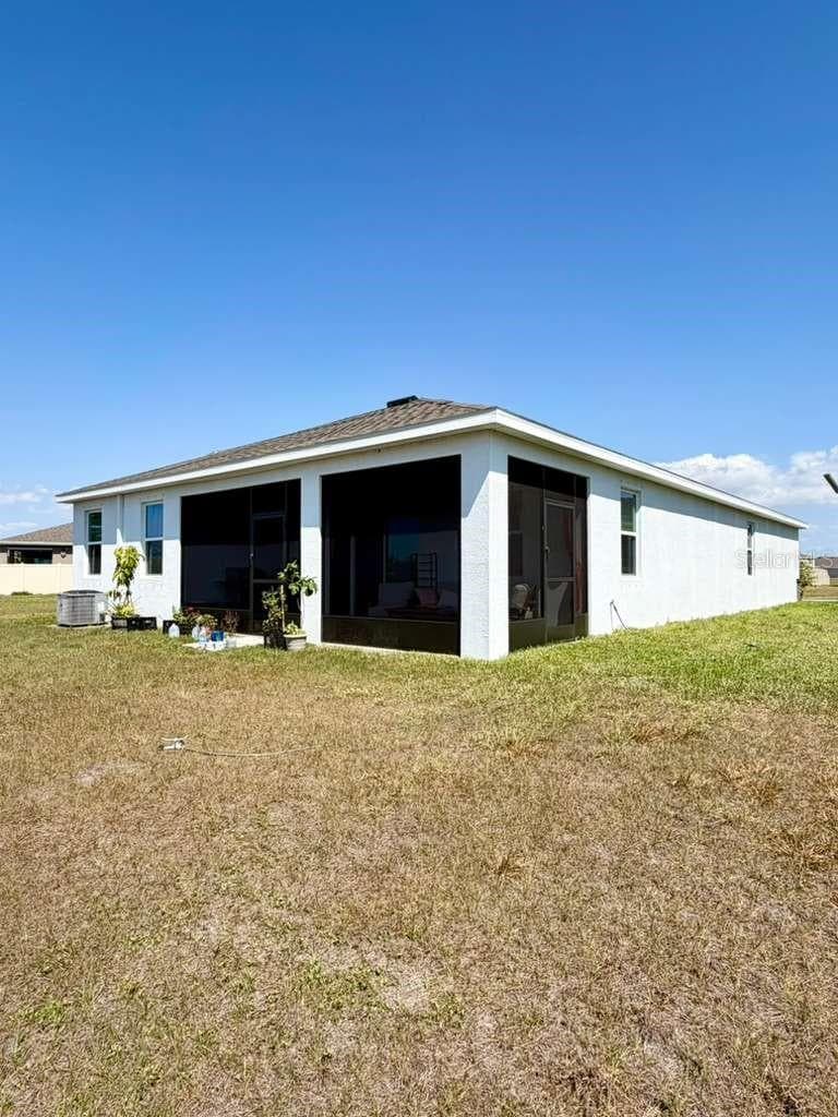 Single Family Residence at 5452 FLINT HILLS DR, WIMAUMA, photo 4 of 46