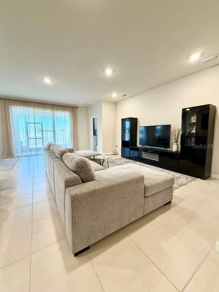 Single Family Residence at 5452 FLINT HILLS DR, WIMAUMA, photo 11 of 46