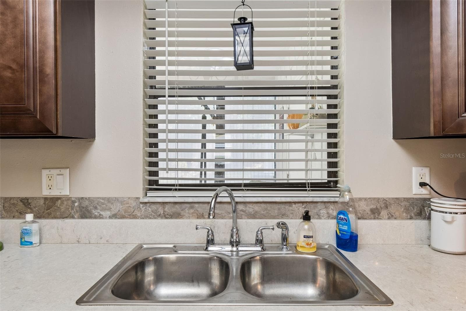 Townhouse at 1319 ABBEY CRESCENT LN, CLEARWATER, photo 13 of 52