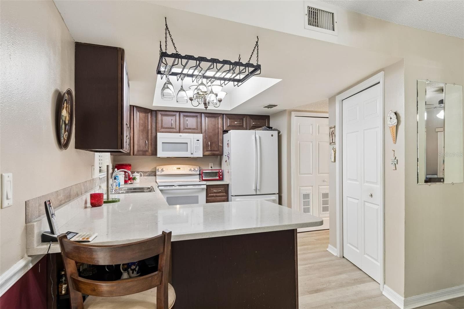 Townhouse at 1319 ABBEY CRESCENT LN, CLEARWATER, photo 16 of 52