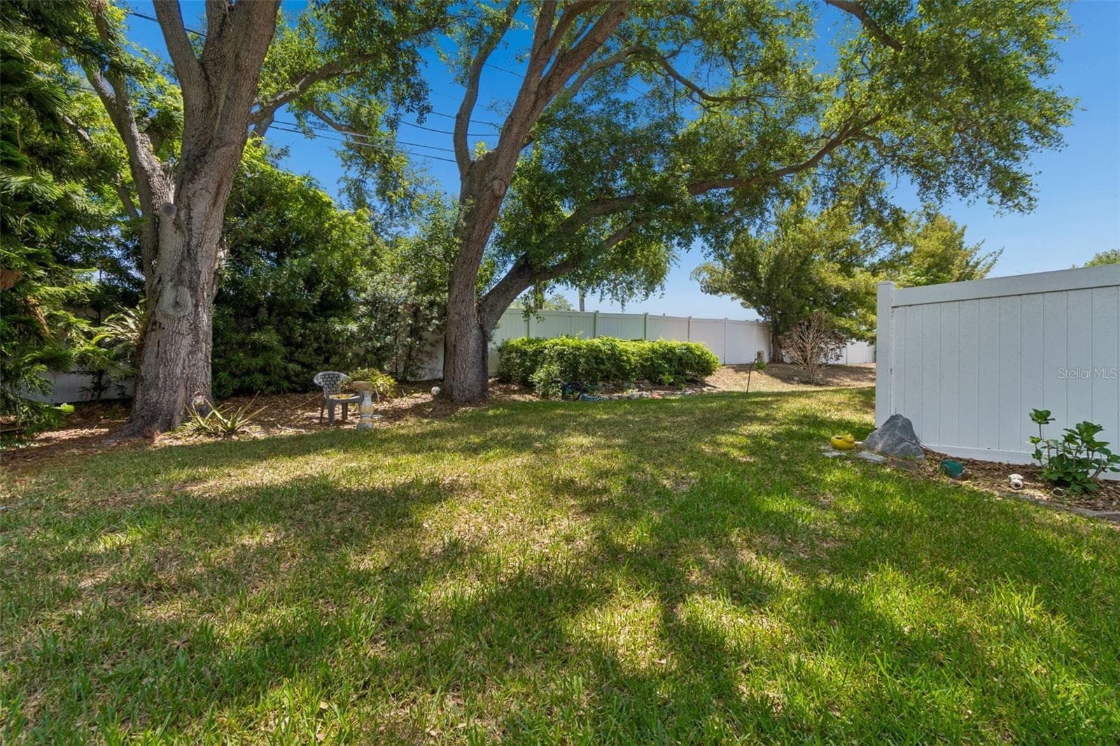 Townhouse at 1319 ABBEY CRESCENT LN, CLEARWATER, photo 47 of 52