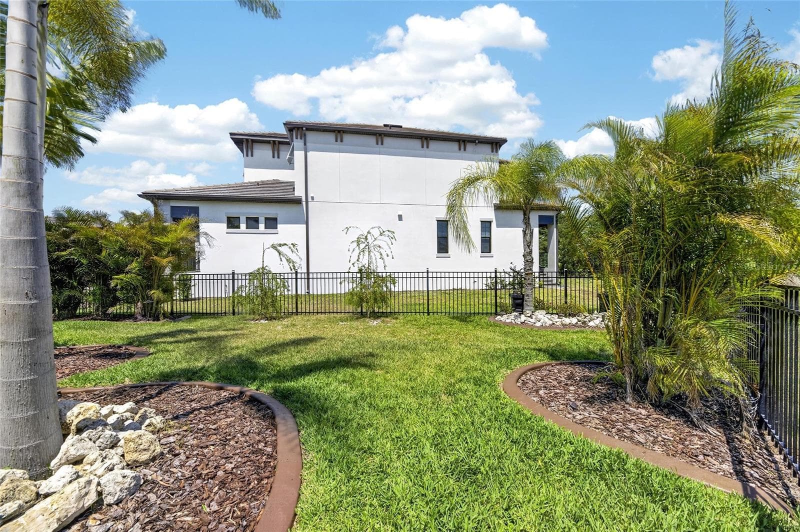 Single Family Residence at 1075 SEAGRAPE DR, RUSKIN, photo 68 of 101