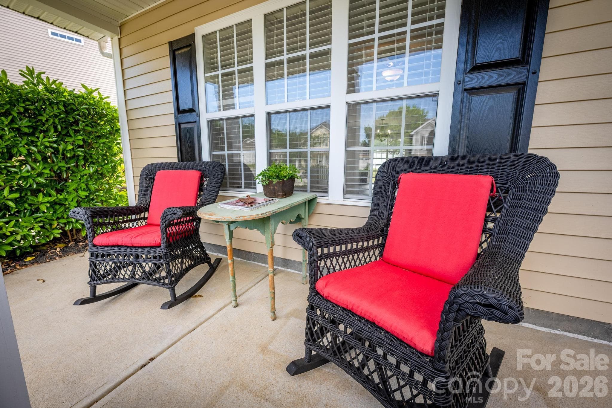 Front Porch - Davidson