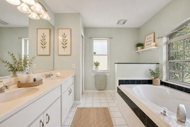 Staged Master bathroom - 340 E SAVOY ST, LECANTO