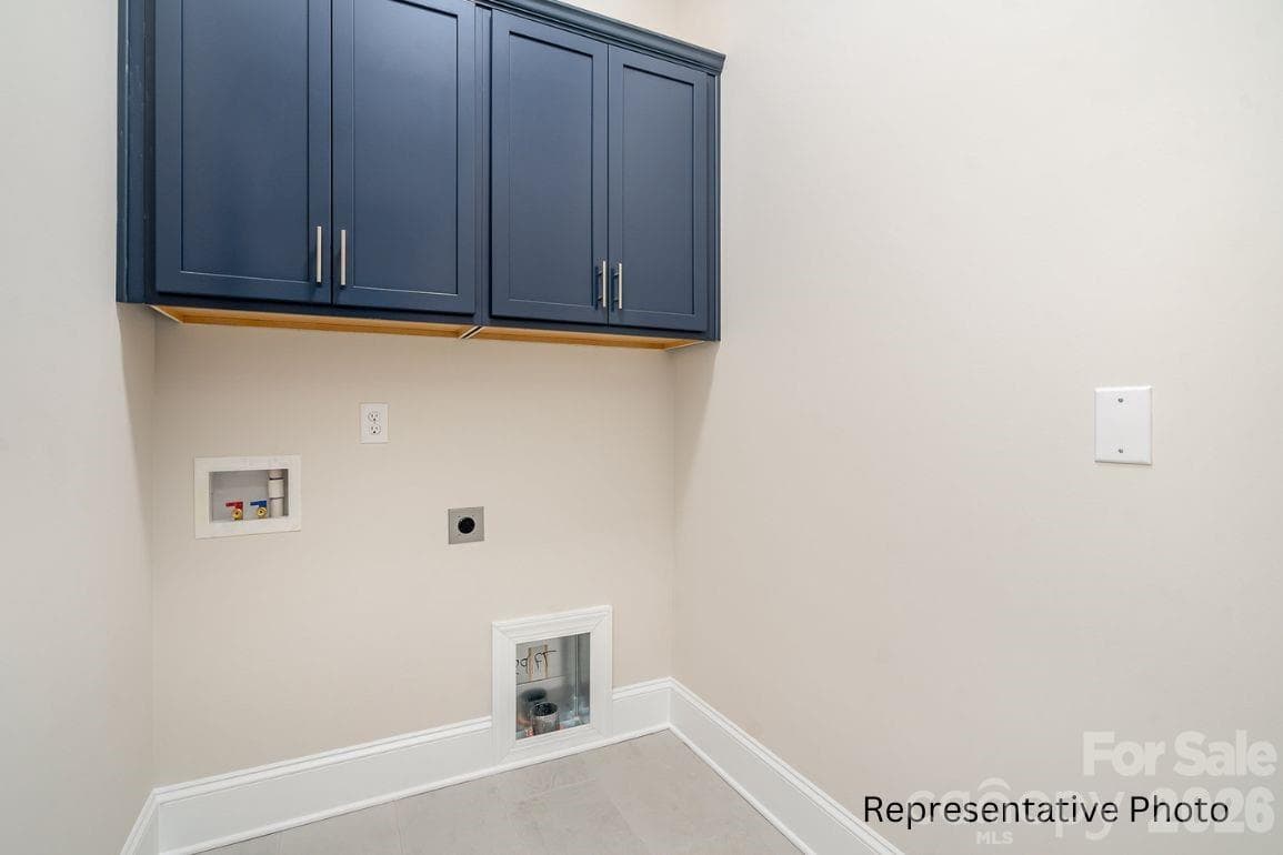Single Family Residence at 20396 Queens Street, Cornelius, photo 29 of 38