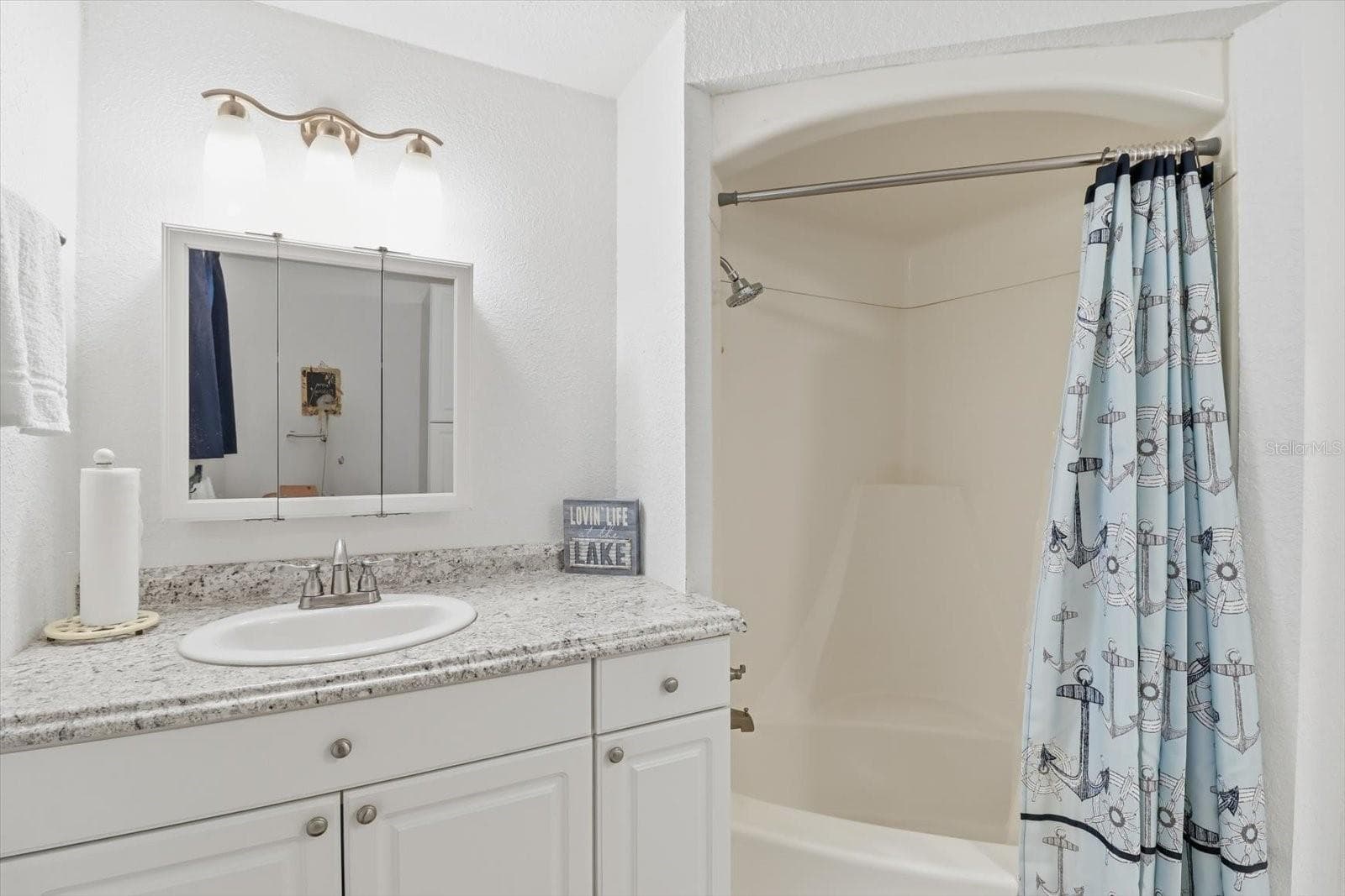 Single Family Residence at 11641 E SALMON DR, FLORAL CITY, photo 13 of 43