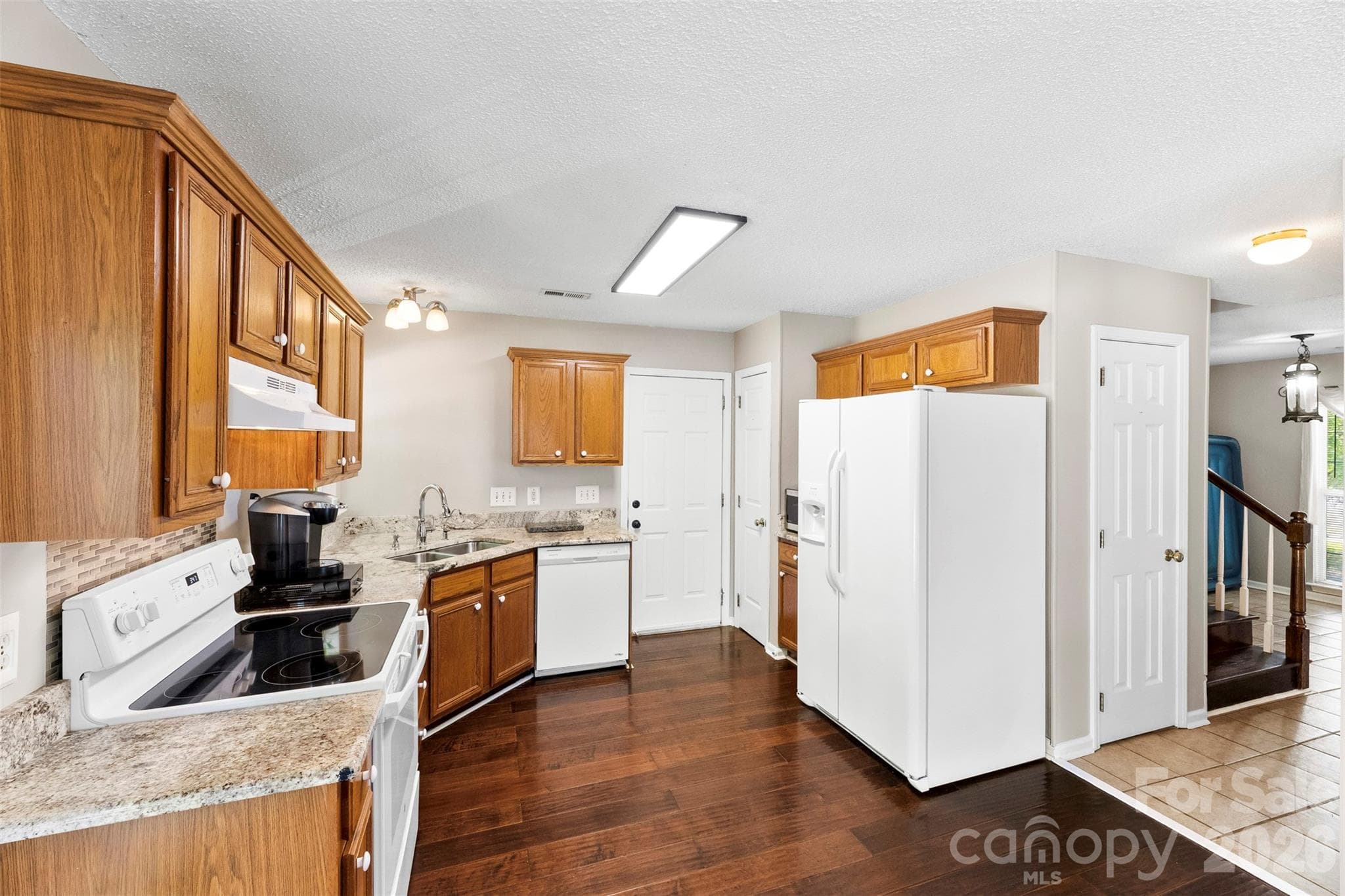 Single Family Residence at 15027 Ashlight Drive, Charlotte, photo 9 of 43