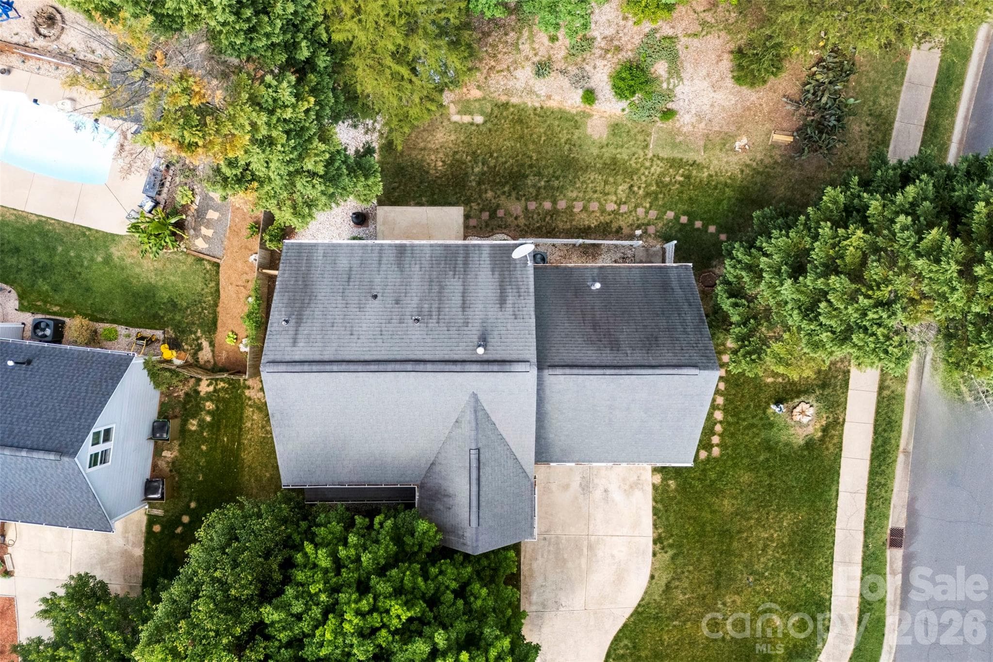 Single Family Residence at 15027 Ashlight Drive, Charlotte, photo 41 of 43
