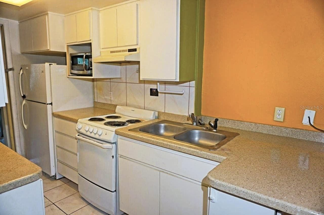 Condominium at 1865 MAZO MNR #J5, LUTZ, photo 3 of 23