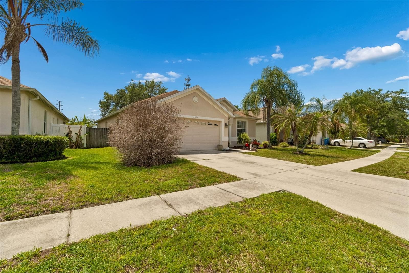 Single Family Residence at 4027 LANGDRUM DR, WESLEY CHAPEL, photo 2 of 37