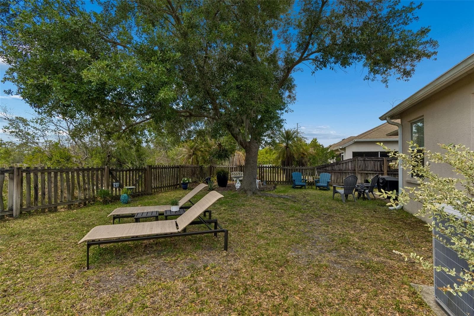 Single Family Residence at 4027 LANGDRUM DR, WESLEY CHAPEL, photo 27 of 37