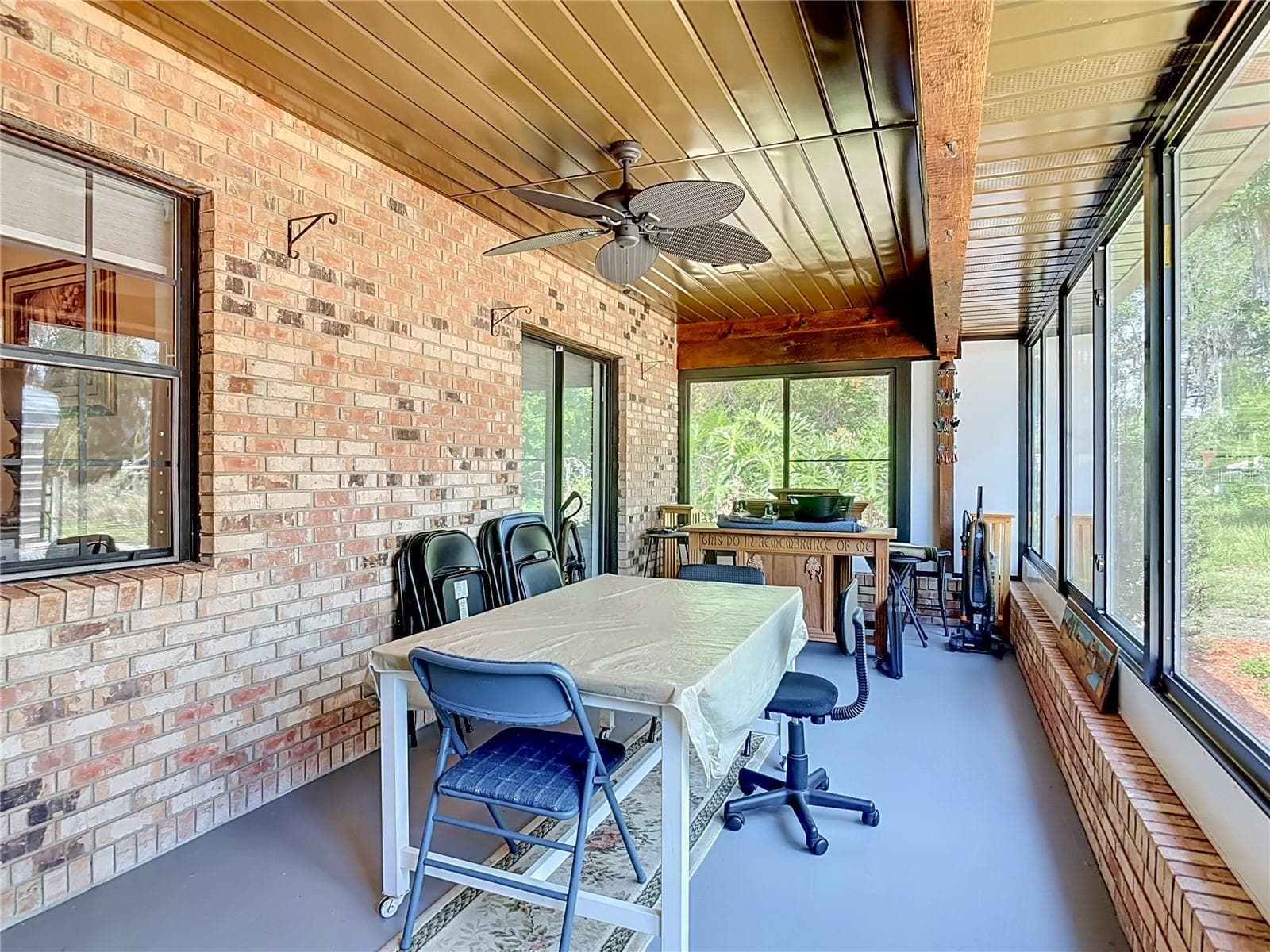 Large back porch - 17819 PALM ST, UMATILLA