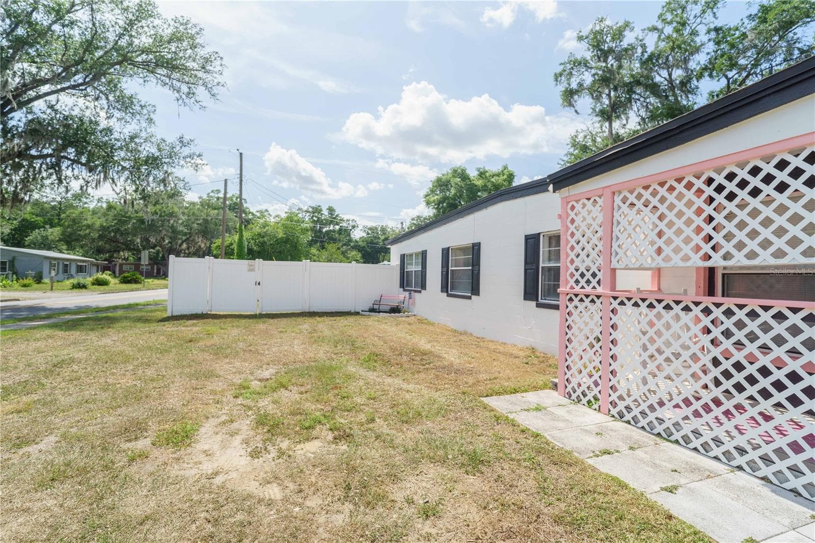 Corner lot - 3523 SE 6TH ST, OCALA