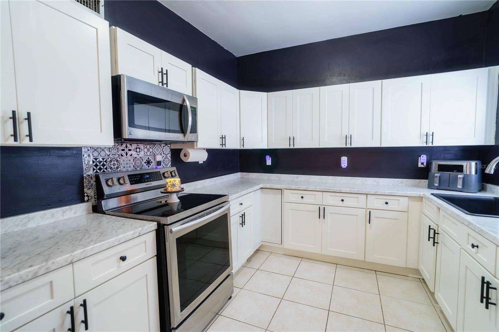Stainless steel appliances - 3523 SE 6TH ST, OCALA
