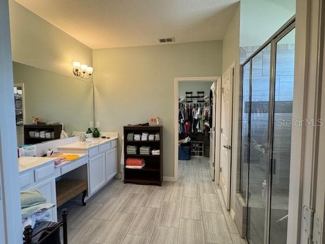 En Suite Bath Dual Sinks - 3200 WINGED FOOT RD, MOUNT DORA