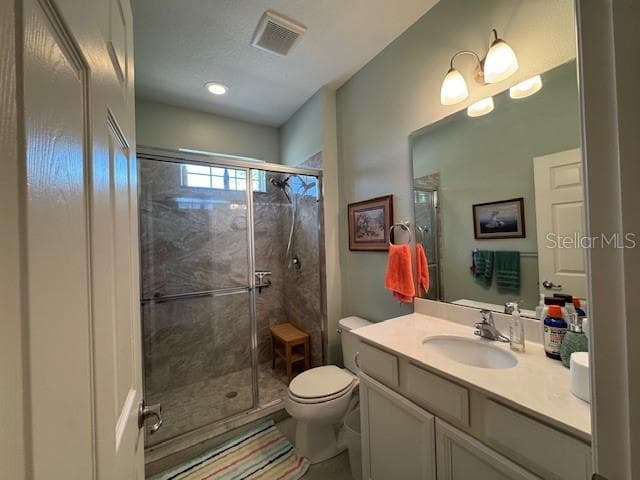 Bath off 2nd Bedroom - 3200 WINGED FOOT RD, MOUNT DORA