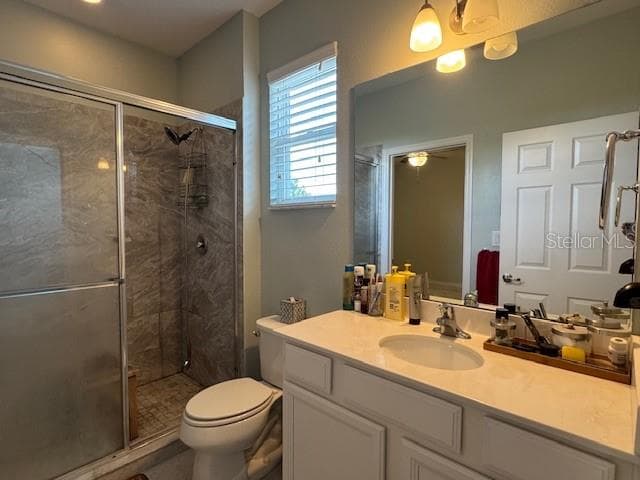 Jack and Jill Bath btwn 3rd and 4th Bdrms - 3200 WINGED FOOT RD, MOUNT DORA