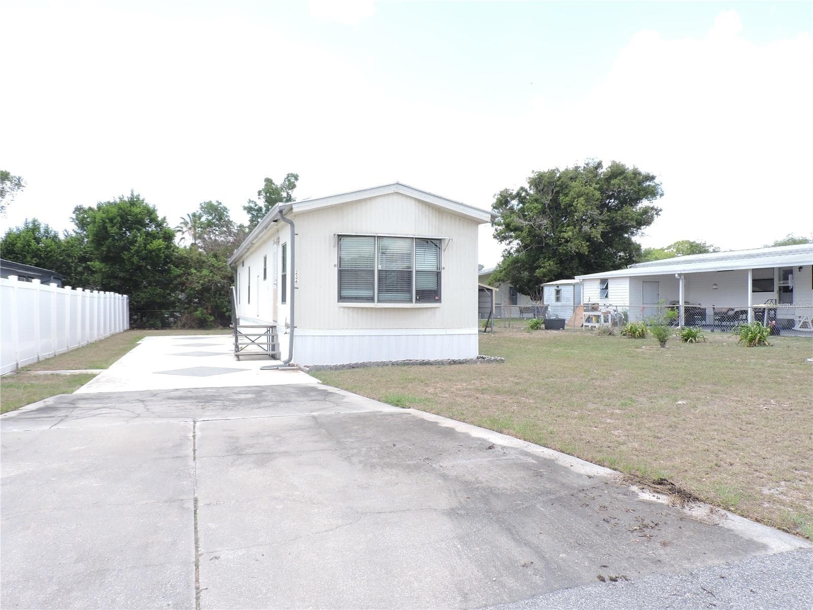 236 2ND AVE N