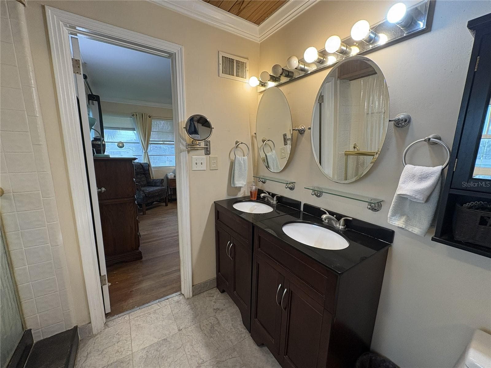 Primary Bath - 401 DRIFTWOOD AVE, DAYTONA BEACH