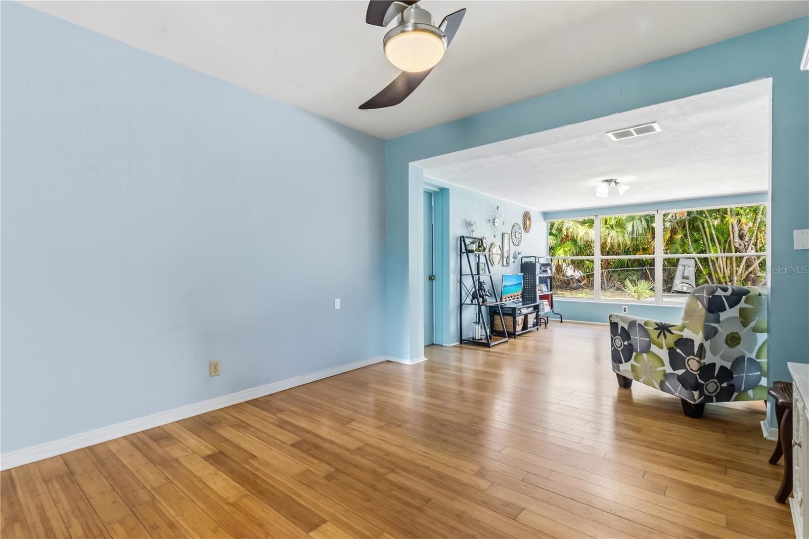 Single Family Residence at 1508 ERIN LN, CLEARWATER, photo 6 of 31
