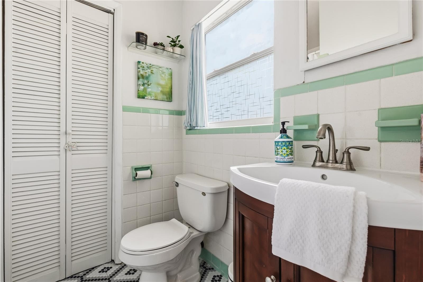 Single Family Residence at 1508 ERIN LN, CLEARWATER, photo 19 of 31