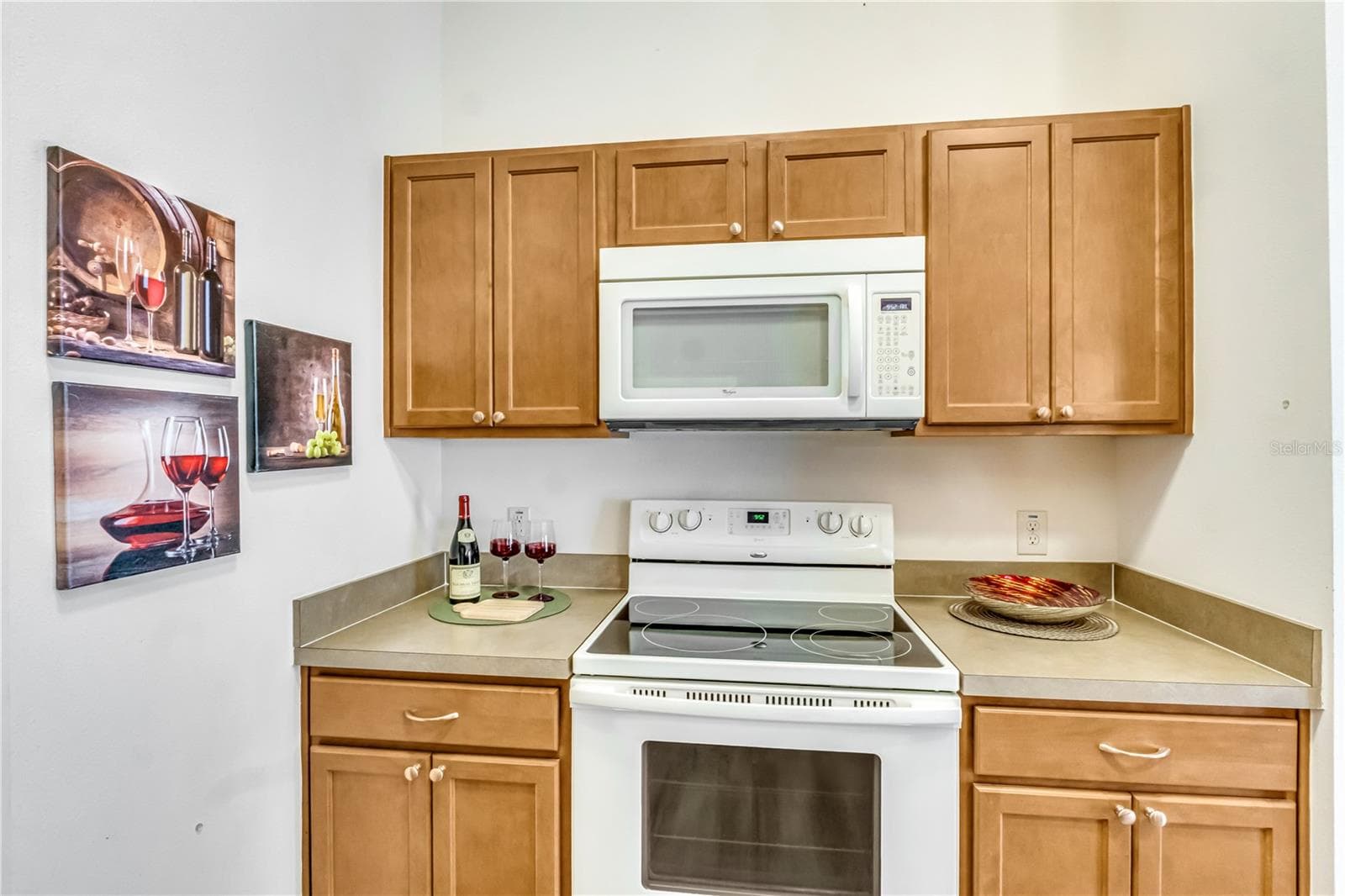 Villa at 1806 QUEENSBURY TER, THE VILLAGES, photo 10 of 28