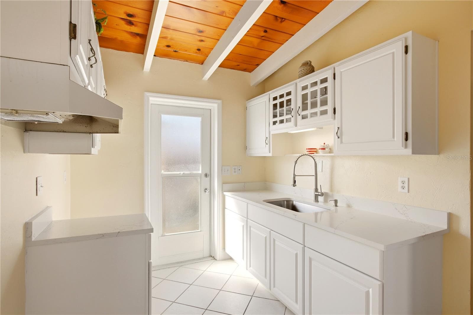 Condominium at 6006 MIDNIGHT PASS RD #48, SARASOTA, photo 4 of 26