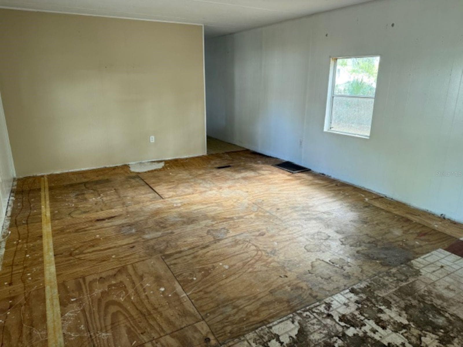 Living Room - 10395 SE 159TH ST, SUMMERFIELD