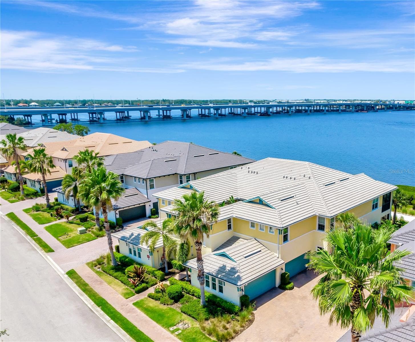 Front - 1264 RIVERSCAPE ST #B, BRADENTON