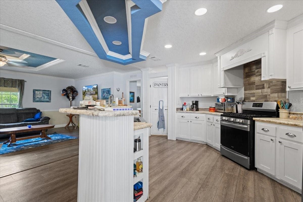 Manufactured Home at INDIAN OAKS, OLD TOWN, photo 11 of 40
