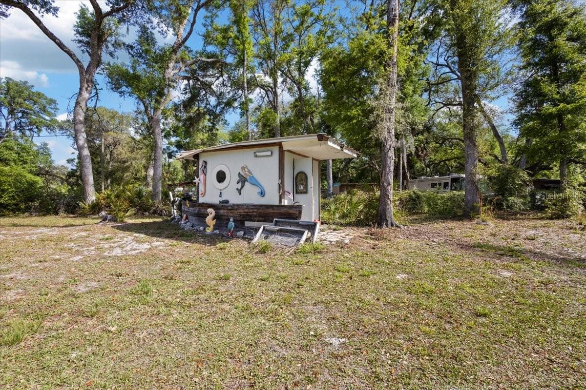 Manufactured Home at INDIAN OAKS, OLD TOWN, photo 29 of 40