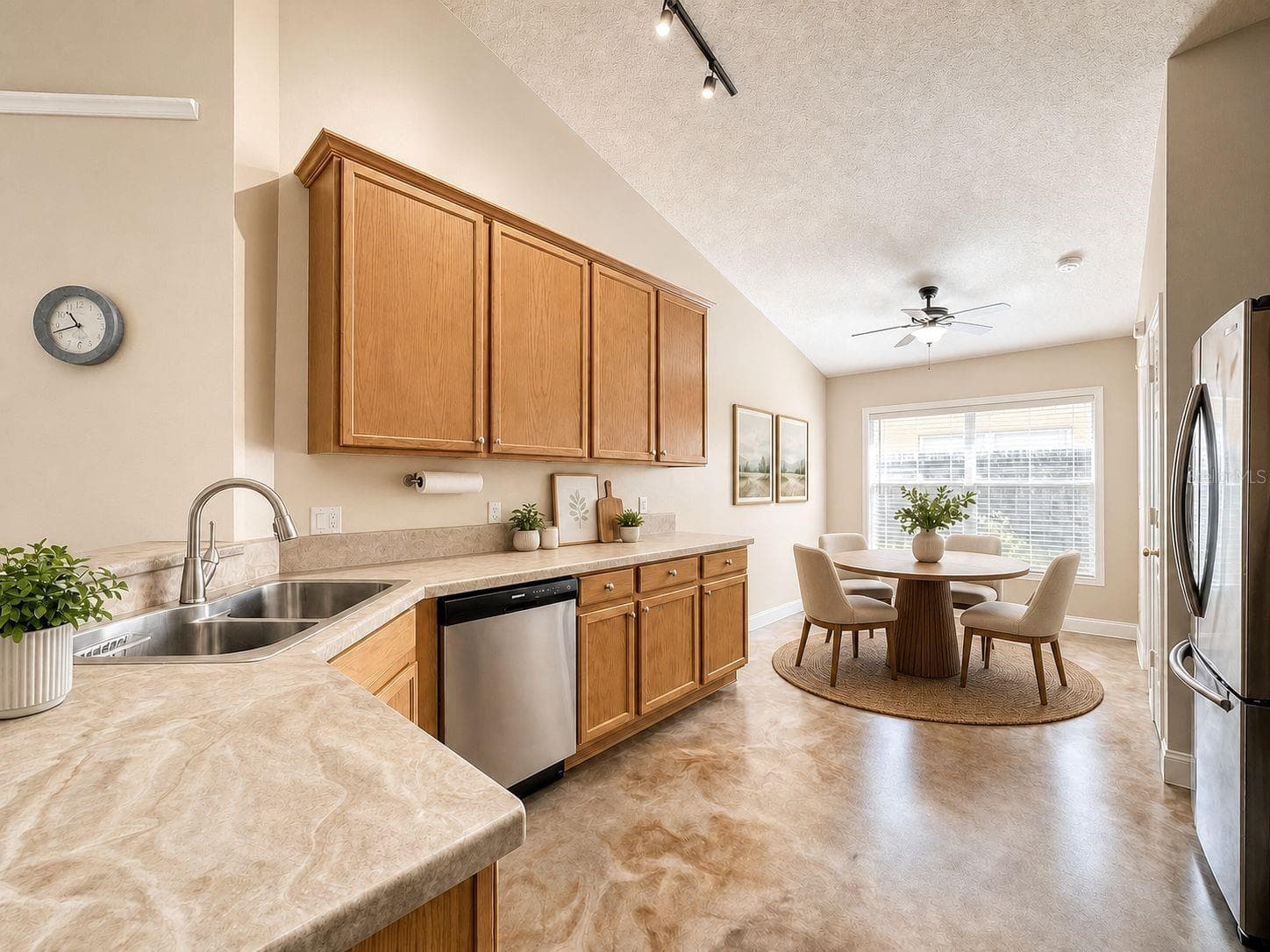 Single Family Residence at 7116 COLONY POINTE DR, RIVERVIEW, photo 27 of 38