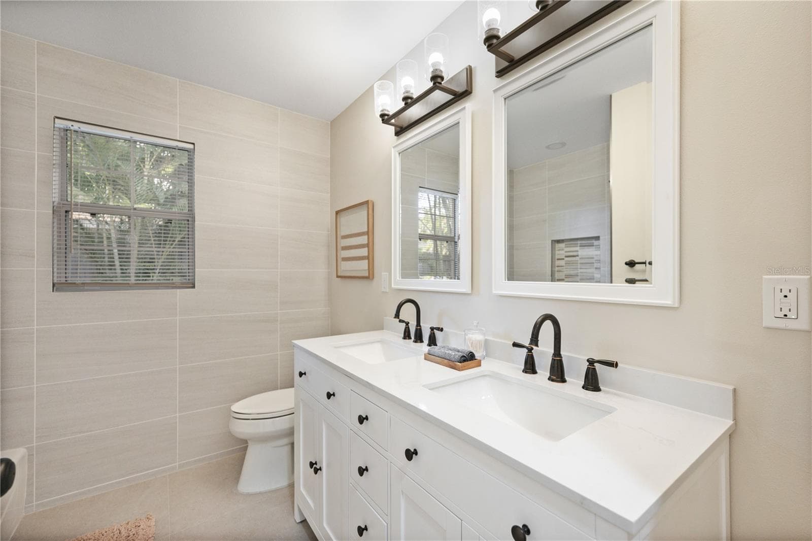 Single Family Residence at 2205 FLOYD ST, SARASOTA, photo 21 of 41