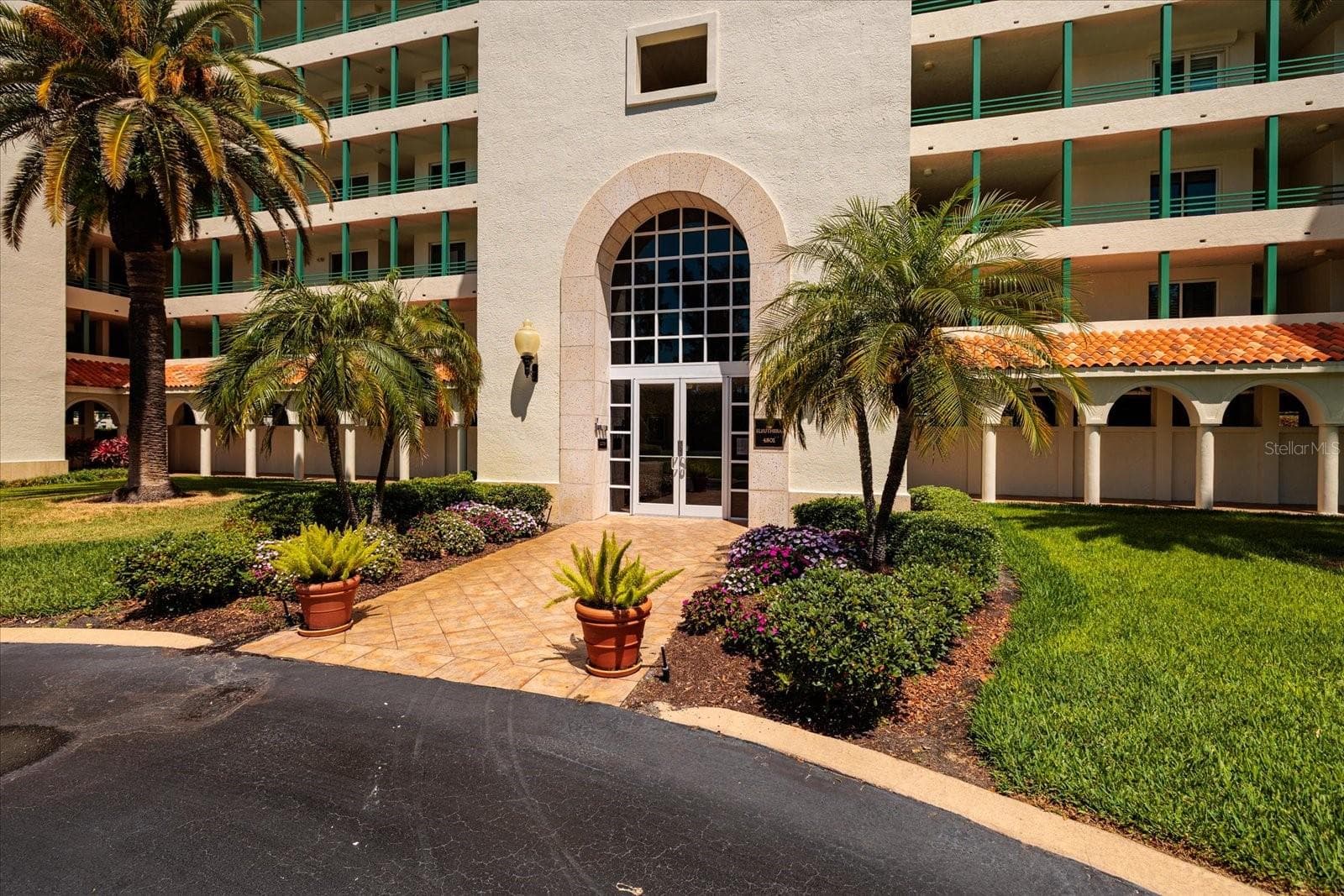 Secure Building - 4801 OSPREY DR S #207, ST PETERSBURG
