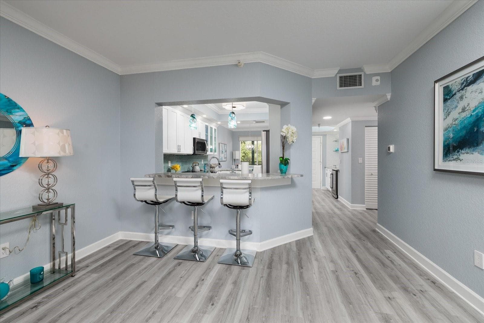 Snack Bar with Barstools - 4801 OSPREY DR S #207, ST PETERSBURG