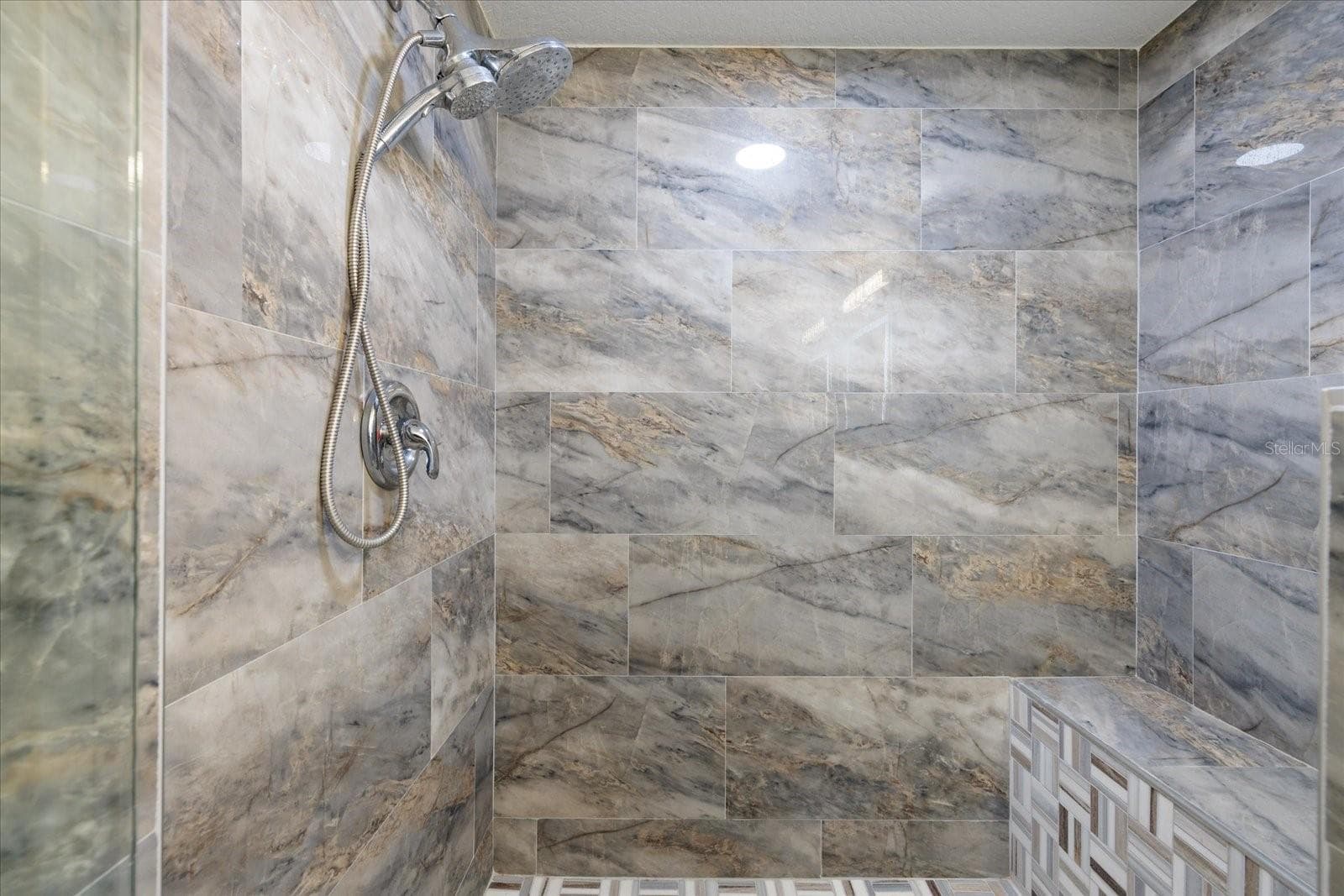 Tile Shower with bench - 4801 OSPREY DR S #207, ST PETERSBURG