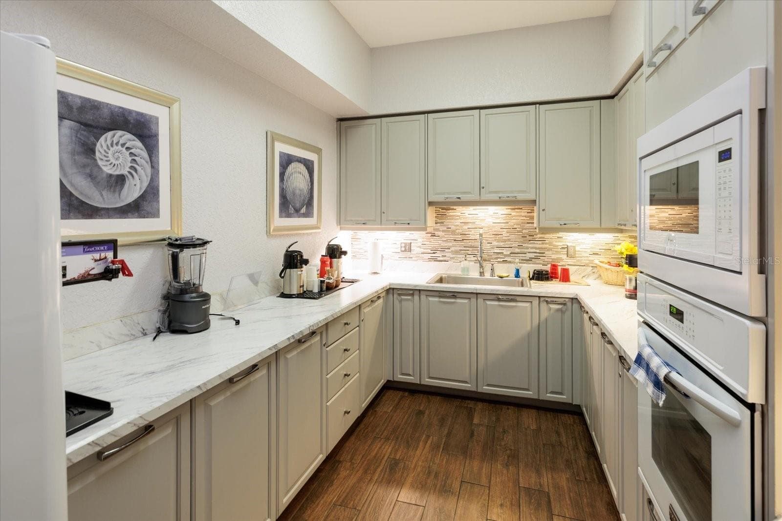 CLubhouse catering kitchen - 4801 OSPREY DR S #207, ST PETERSBURG