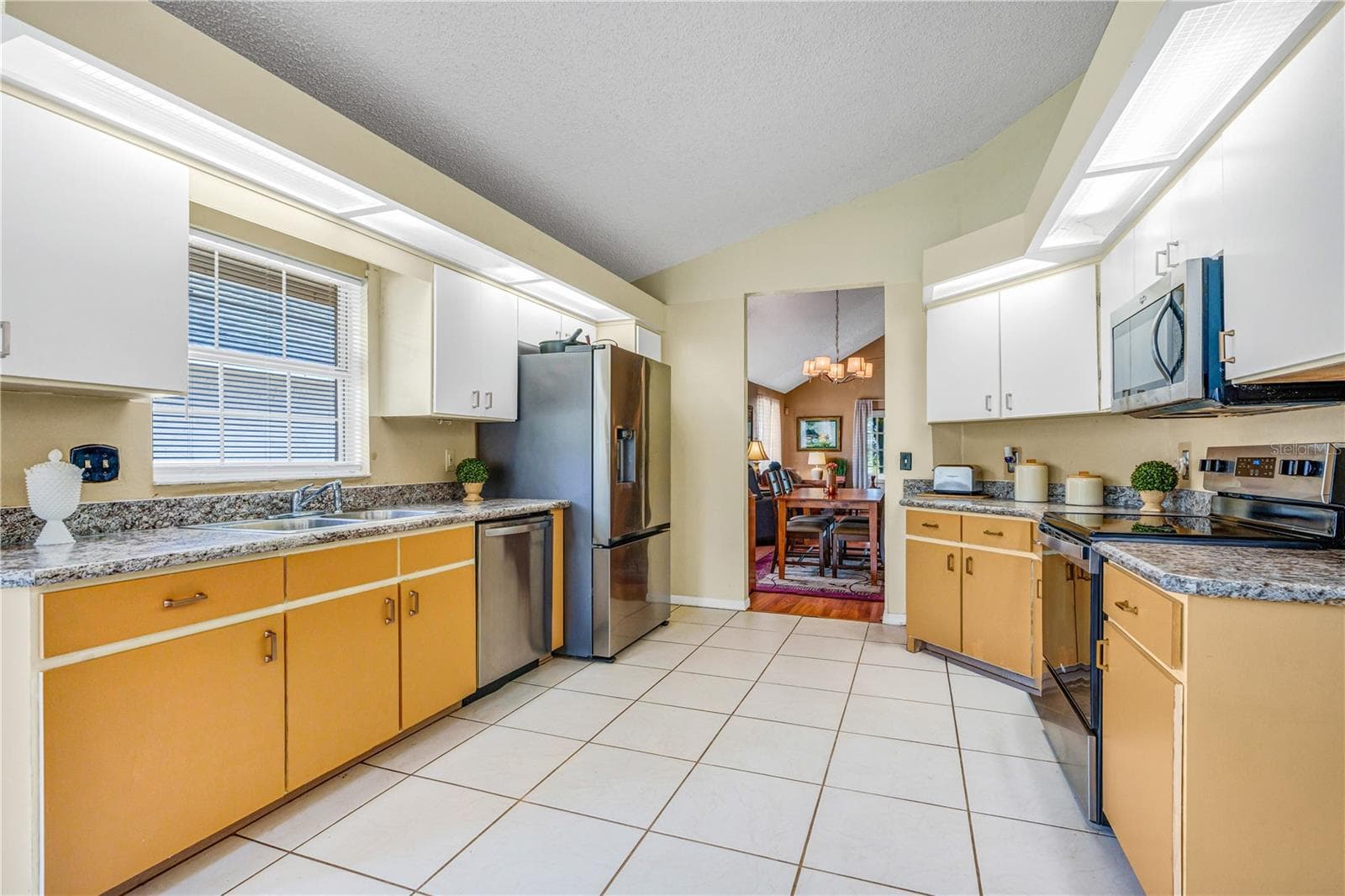 Stainless Appliances & Plenty of Storage - 524 CROOKED STICK DR, DAYTONA BEACH