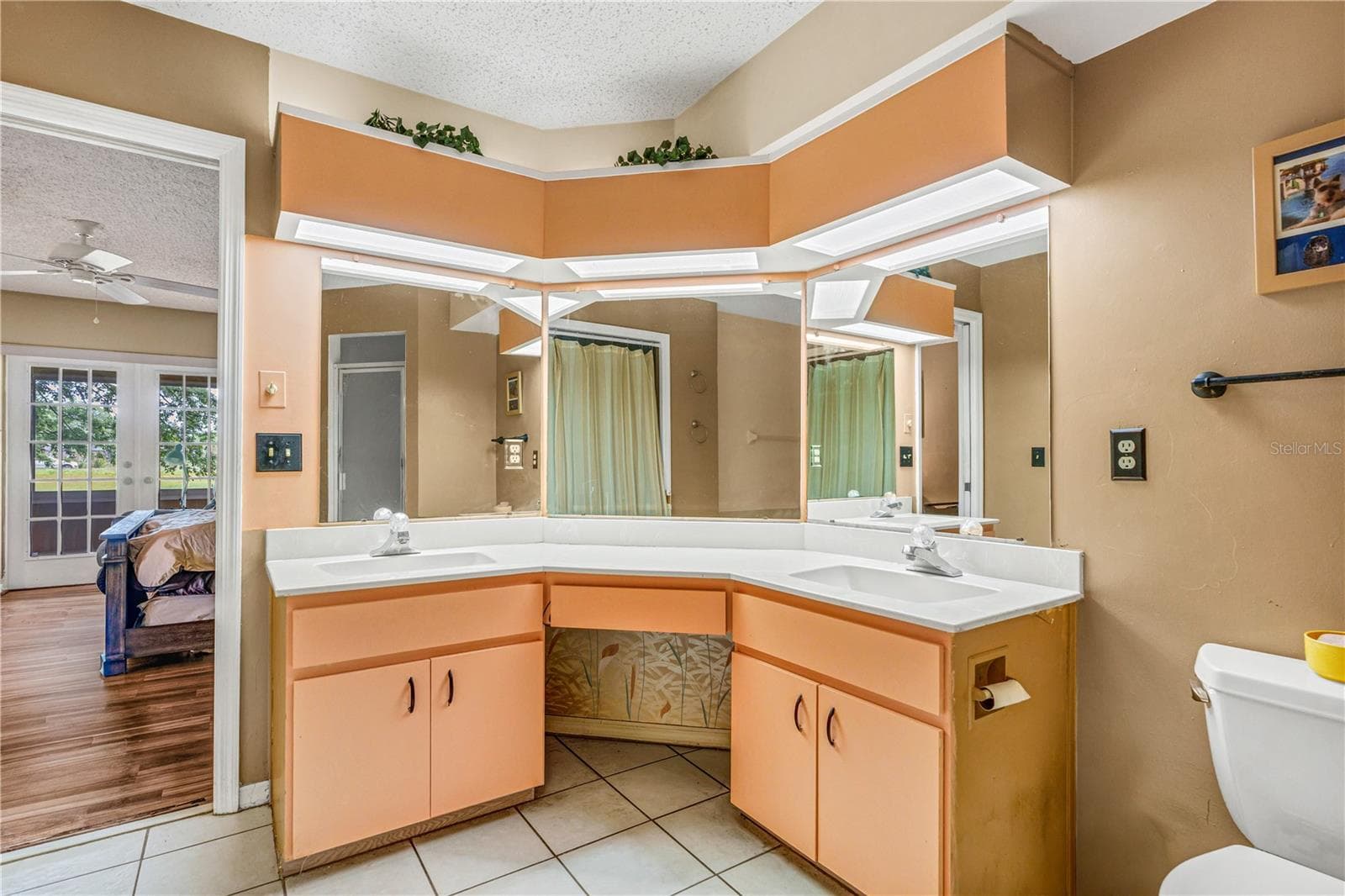 Double Sinks in Ensuite - 524 CROOKED STICK DR, DAYTONA BEACH