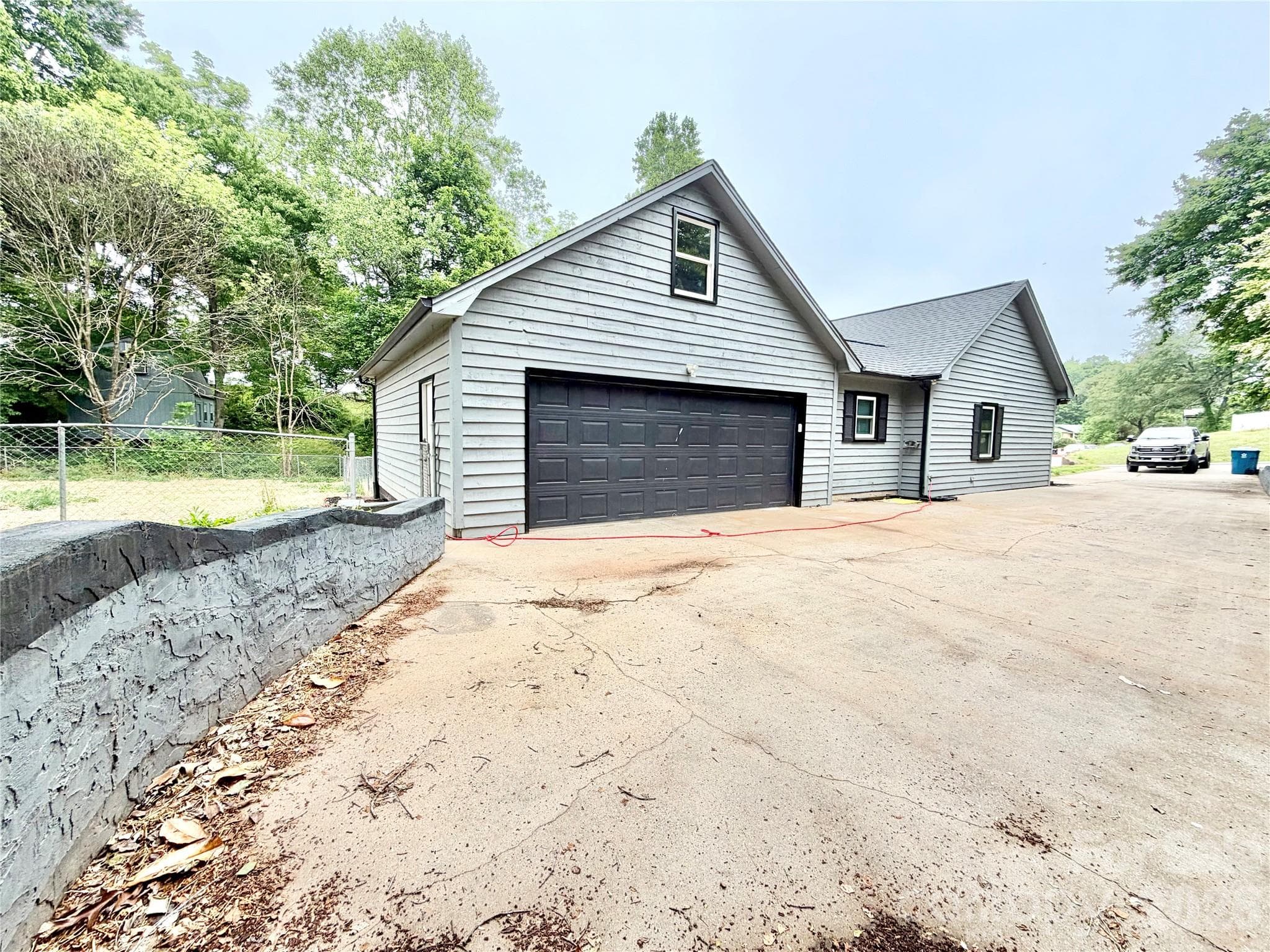 Single Family Residence at 1586 Kenlane Drive, Hickory, photo 3 of 24