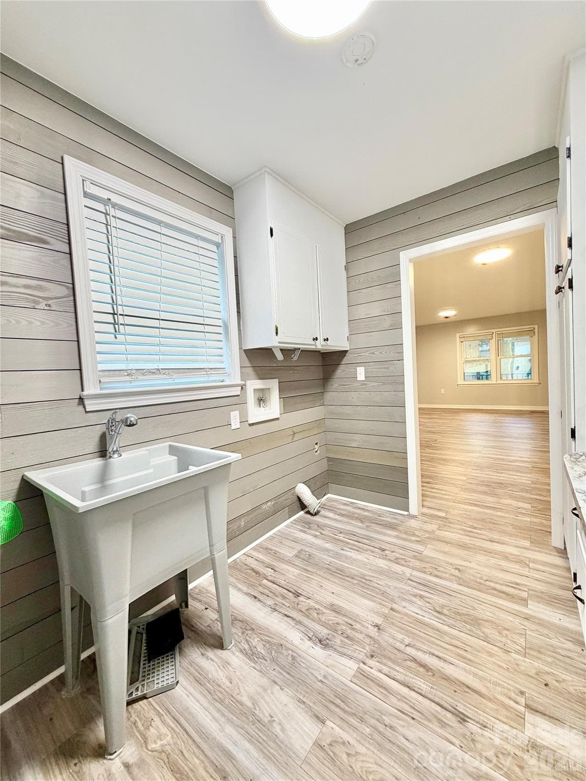 Single Family Residence at 1586 Kenlane Drive, Hickory, photo 13 of 24