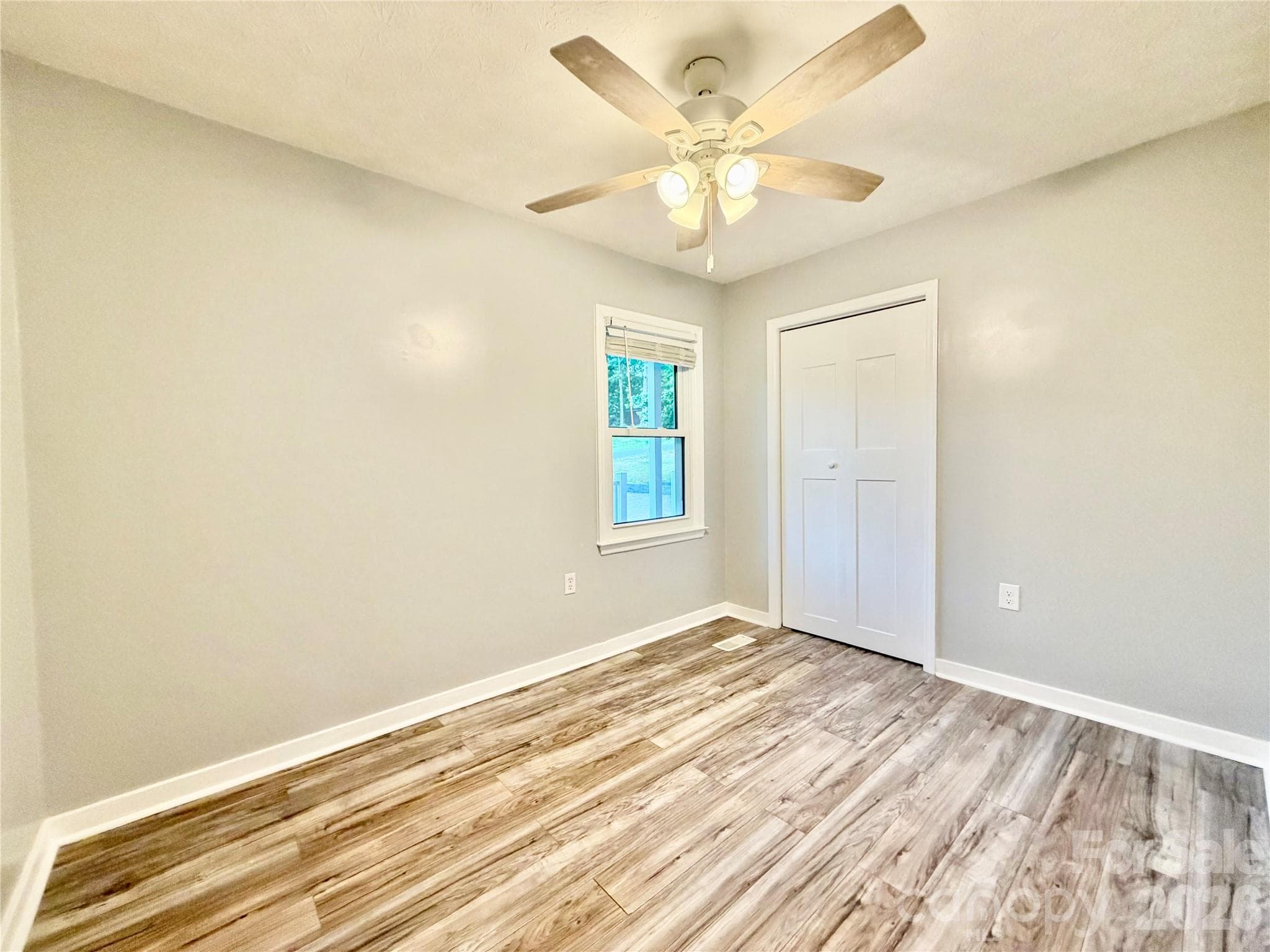 Single Family Residence at 1586 Kenlane Drive, Hickory, photo 15 of 24