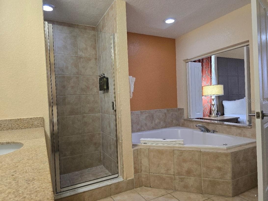 Condo - Hotel at 12556 FLORIDAYS RESORT DR #A-201, ORLANDO, photo 11 of 23