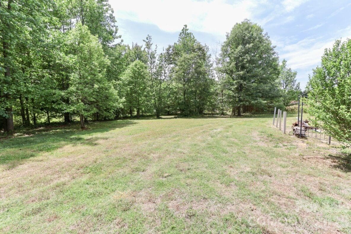 Single Family Residence at 121 Fair Wind Lane, Statesville, photo 3 of 30