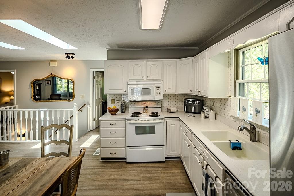 Single Family Residence at 38 Rocky Meadows Road, Newland, photo 13 of 48