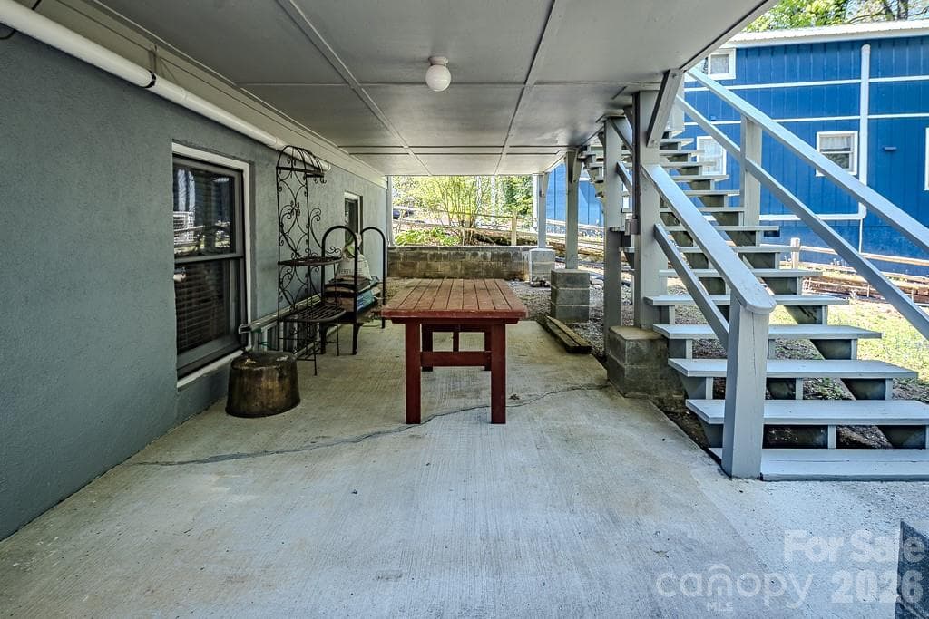 Nice covered patio area for grilling and eating outdoors - 38 Rocky Meadows Road, Newland