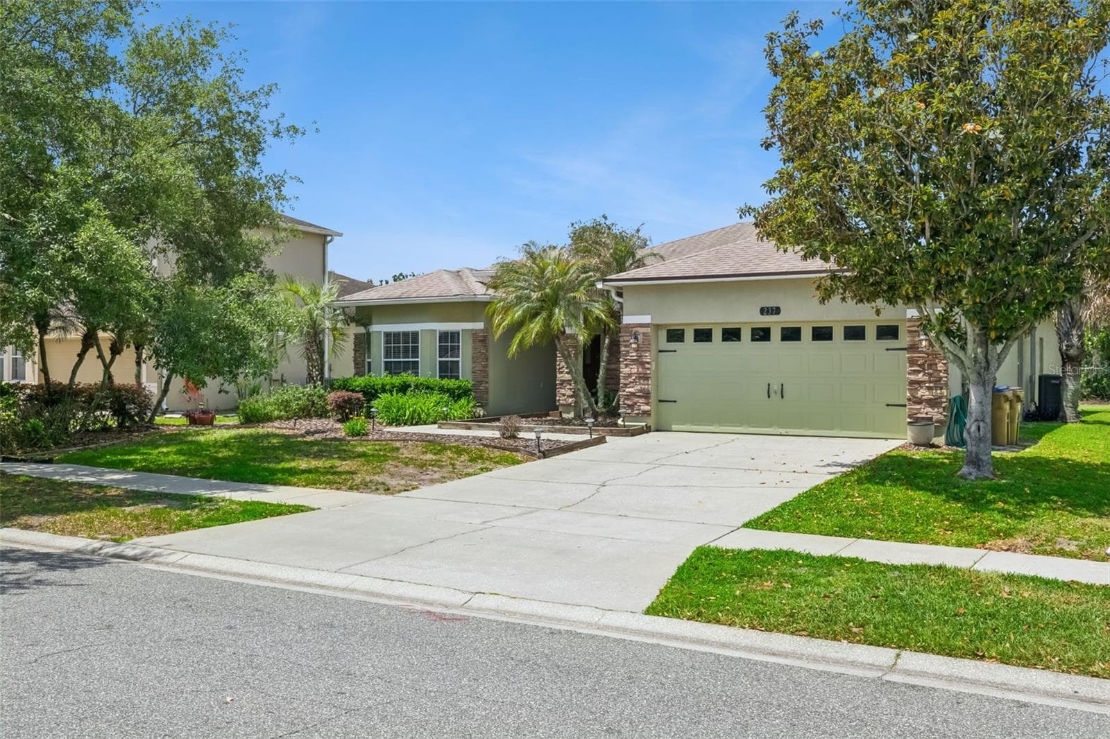Single Family Residence at 237 STRATHMORE CIR, KISSIMMEE, photo 4 of 55