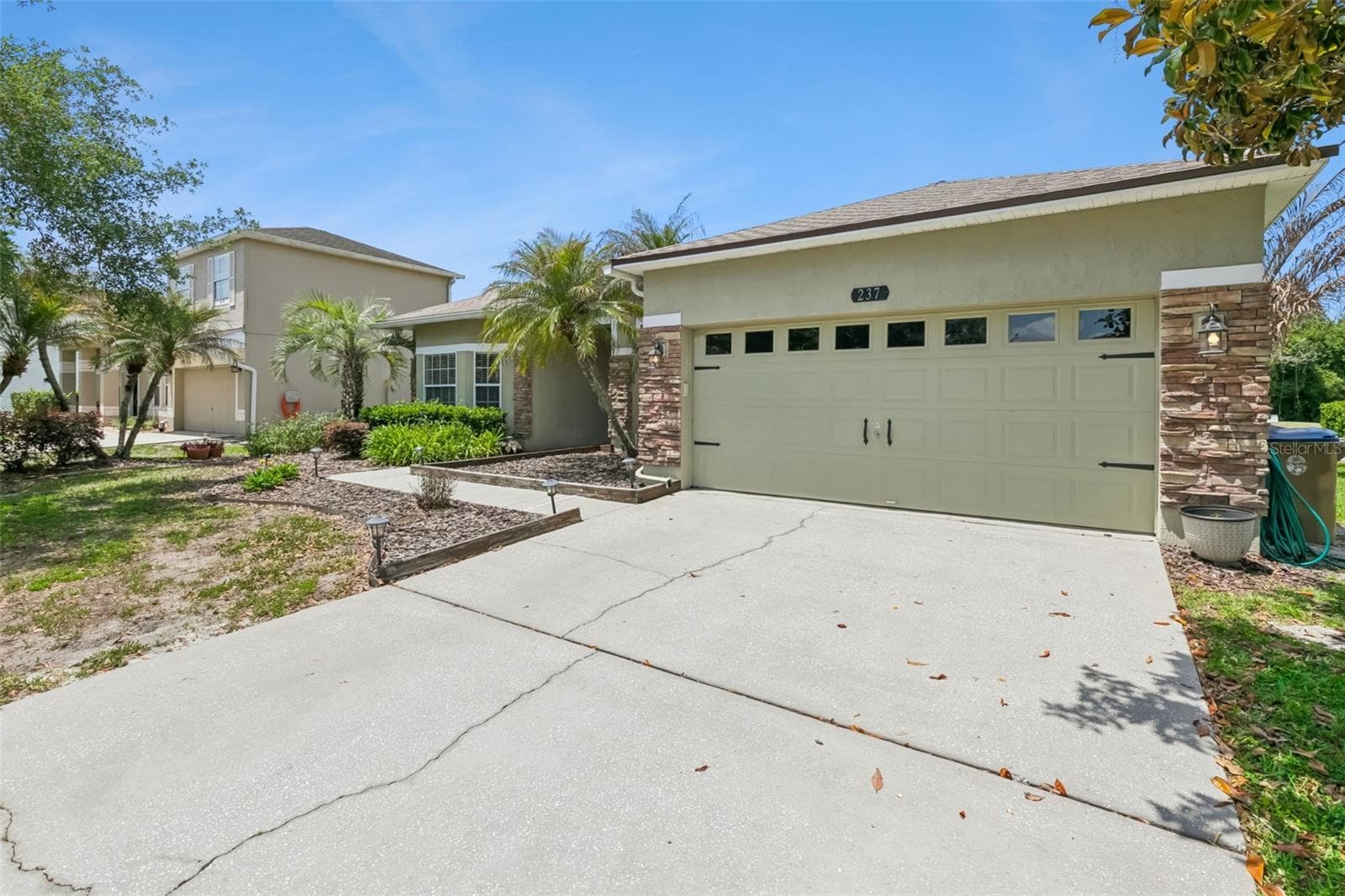 Single Family Residence at 237 STRATHMORE CIR, KISSIMMEE, photo 5 of 55