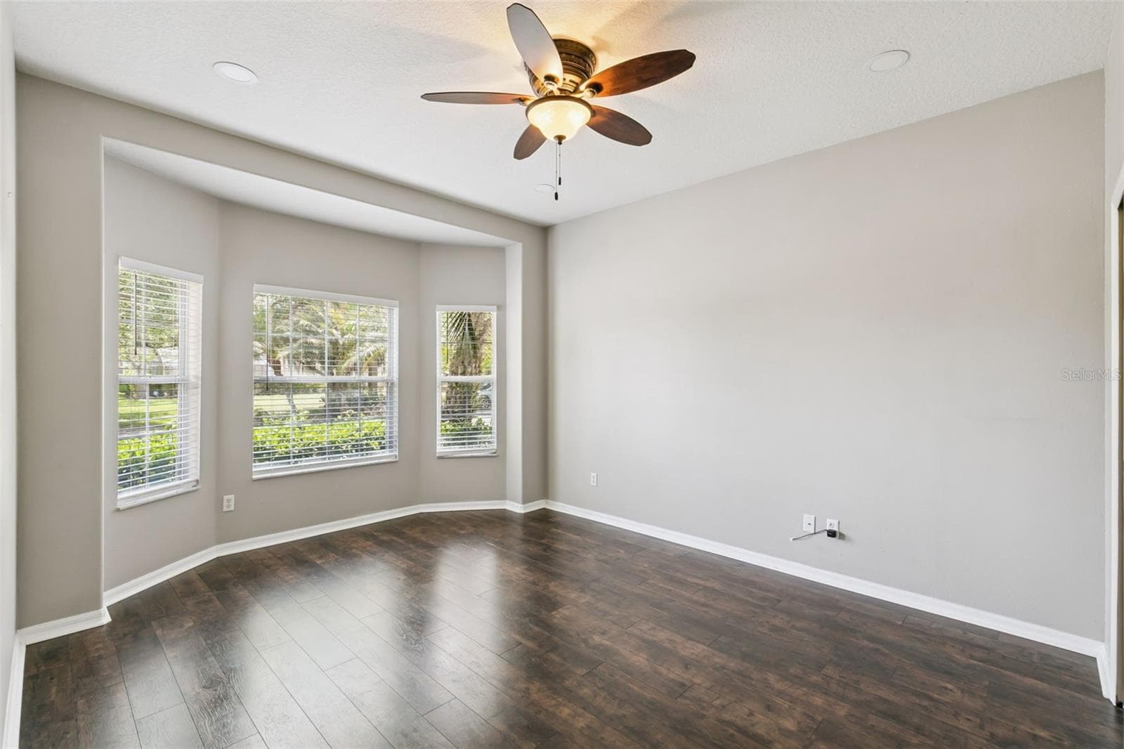 First bedroom on the left with bay window. - 237 STRATHMORE CIR, KISSIMMEE