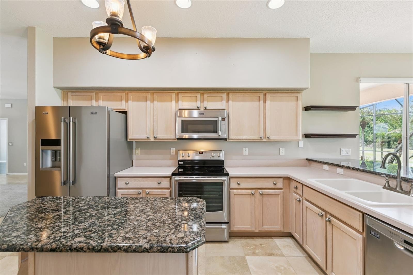 Plenty of space for meal prep. - 237 STRATHMORE CIR, KISSIMMEE